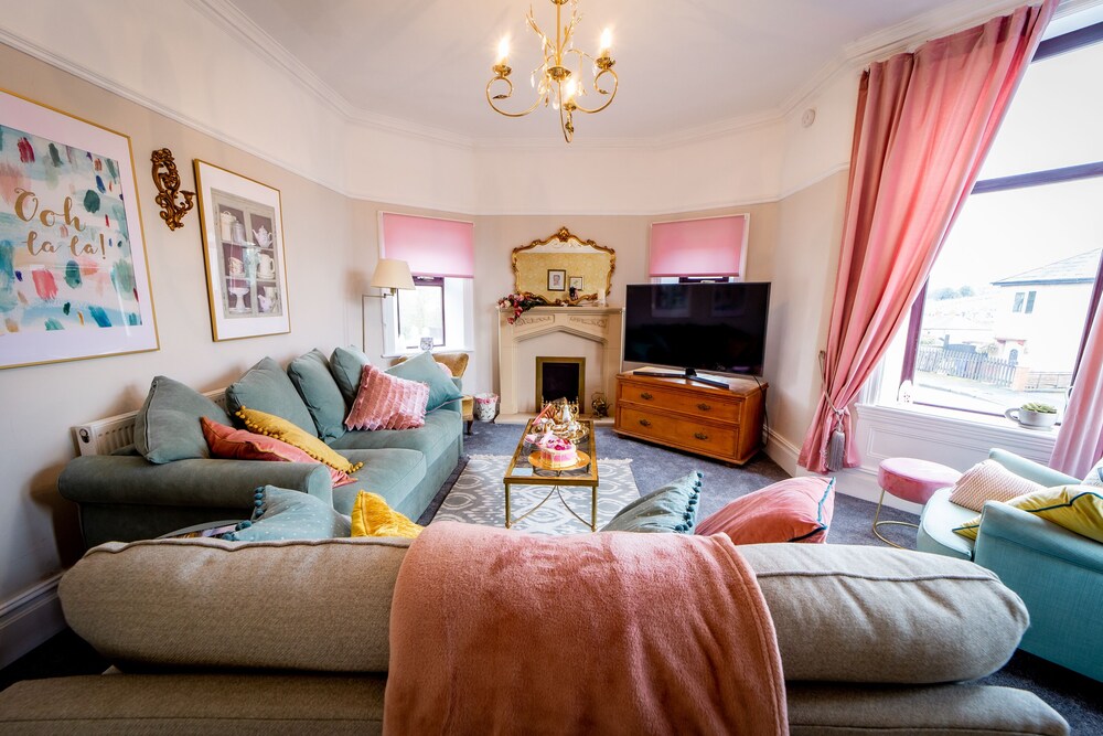 The Cobbles — hotel in Colne