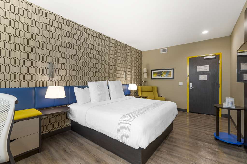 Glō Best Western Pooler Savannah Airport Hotel - photo 17