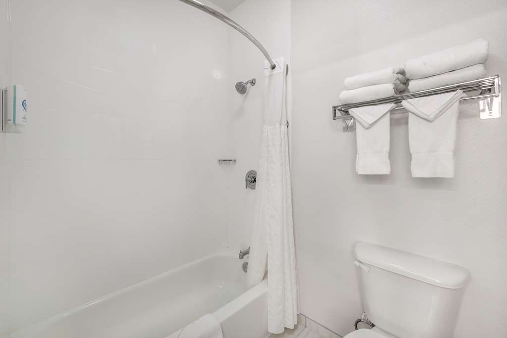 Comfort Suites Redmond Airport - photo 26