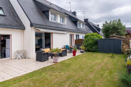 Maison Proche De La Mer Plage — 4-Star Luxury Hotel in Locmiquelic, France