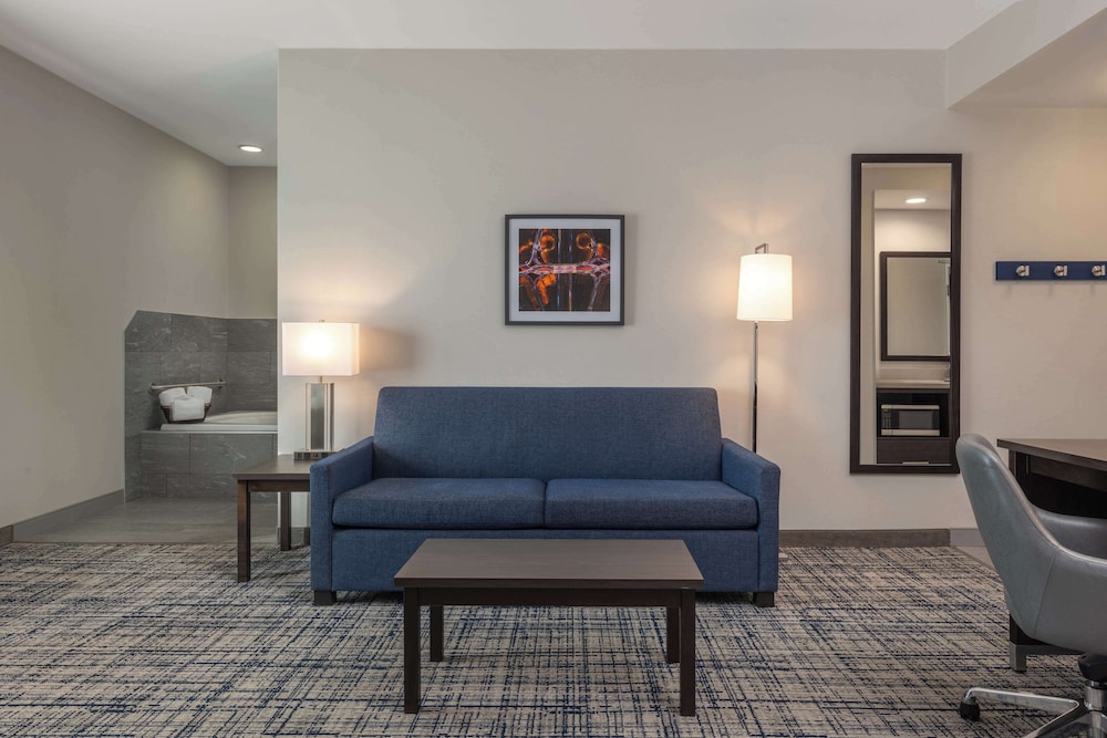Hampton Inn & Suites Manteca - photo 33