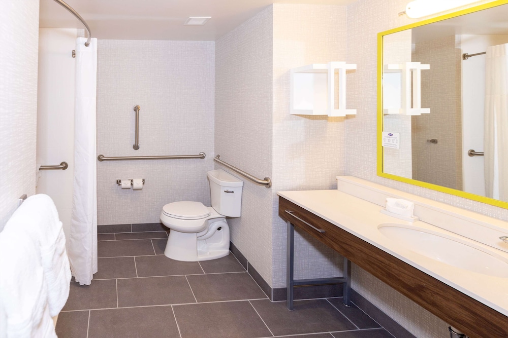 Hampton Inn by Hilton Selma - photo 20