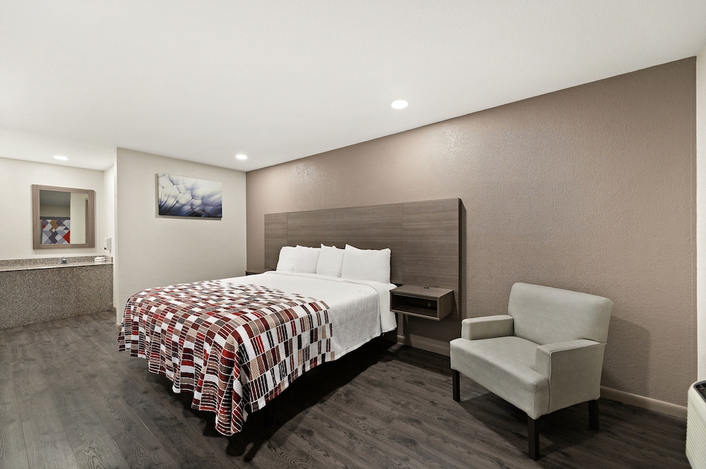 Red Roof Inn Nacogdoches - photo 14