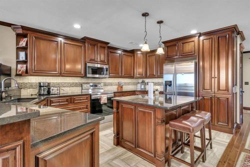 Hawthorne 1427 — Branson — photo 4