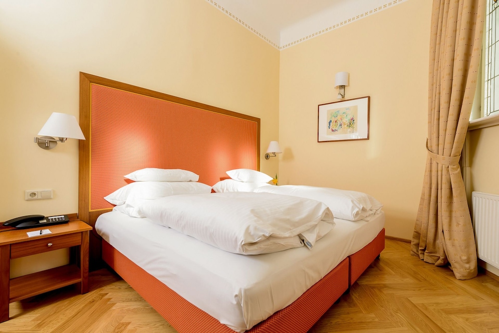 Hotel Herzoghof — Baden — photo 5