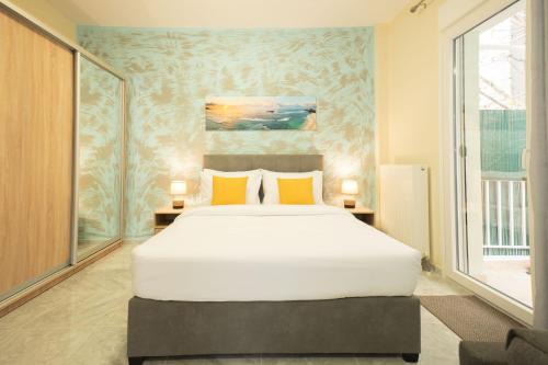 F & B Collection Flat for 3 — 4-Star Luxury Hotel in Thessaloniki, Greece