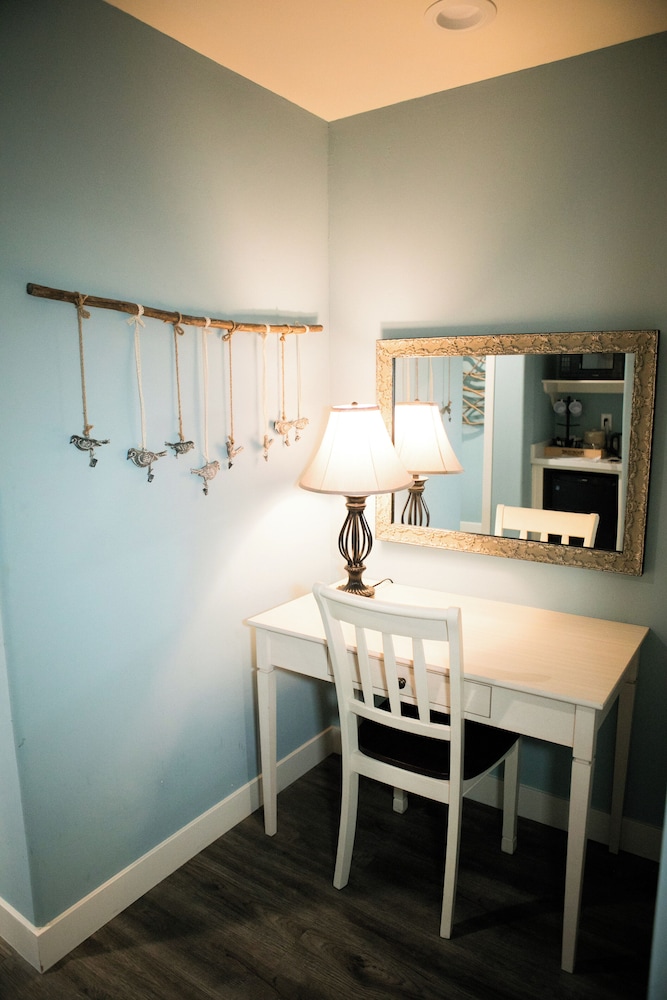 Sea Otter Inn - photo 7