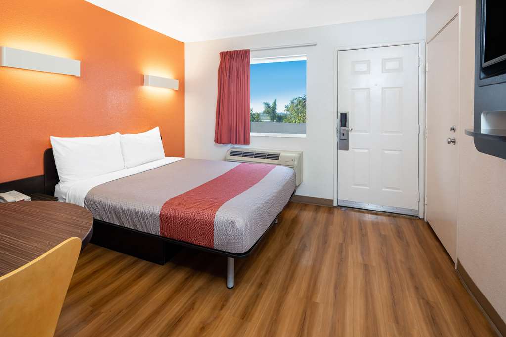 Motel 6 Ventura CA South - photo 8