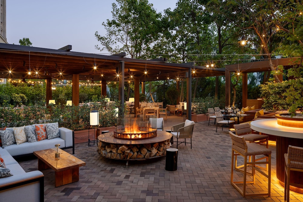 מזון ומשקאות