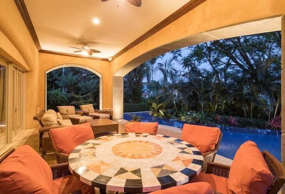 Villa La Perla — 4-Star Luxury Hotel in Jaco, Costa Rica