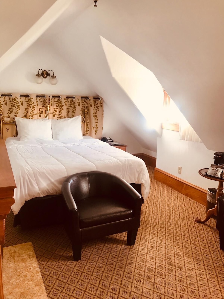 Pacific Grove Inn - photo 25