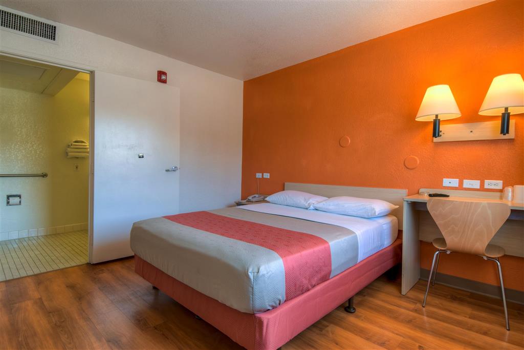 Motel6 Jurupa Valley CA Riverside West - photo 15