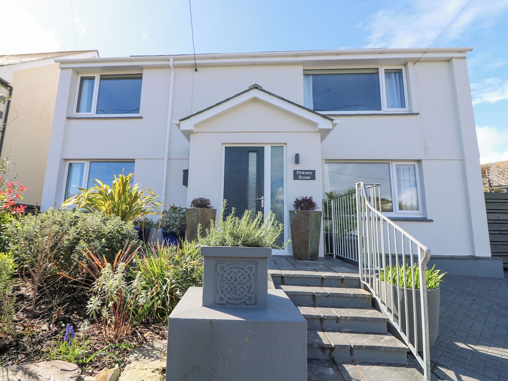 Pickney House — 4-Star Luxury Hotel in Looe, United Kingdom
