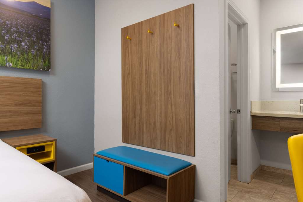Days Inn by Wyndham Bakersfield - photo 22