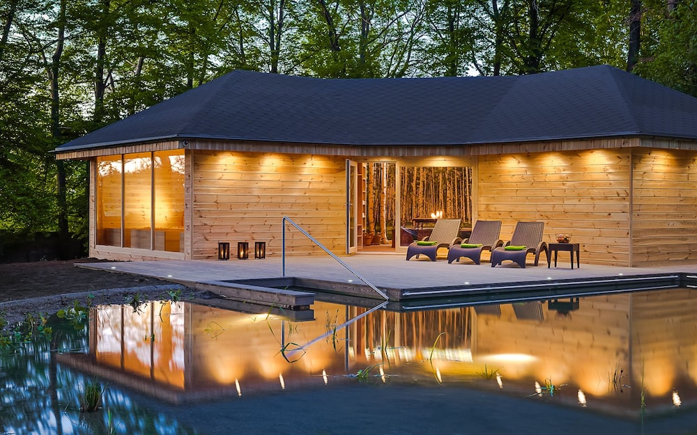 Hotel Dębowy Biowellness & SPA — hotel in Bielawa
