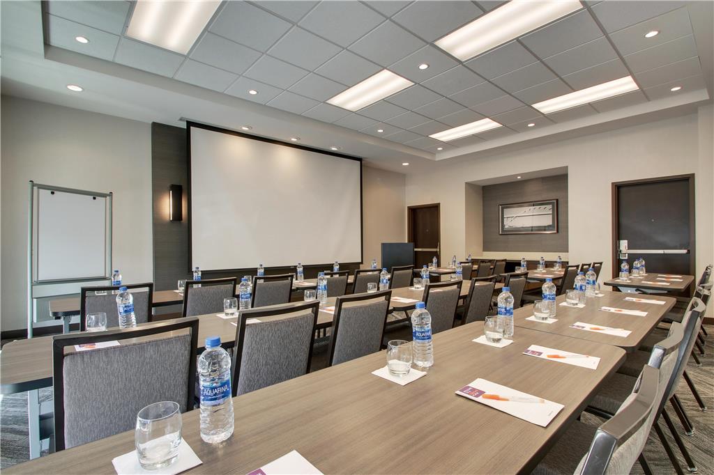 Hyatt Place Milwaukee Downtown - photo 16