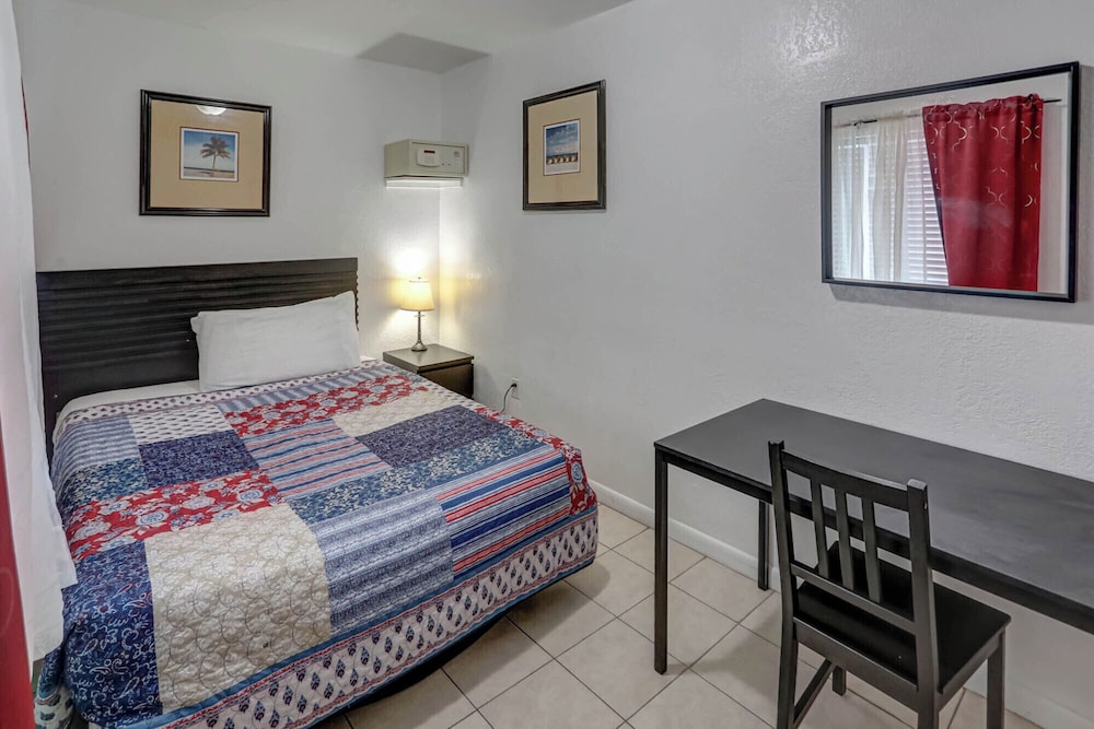 Green Seas Motel - photo 41