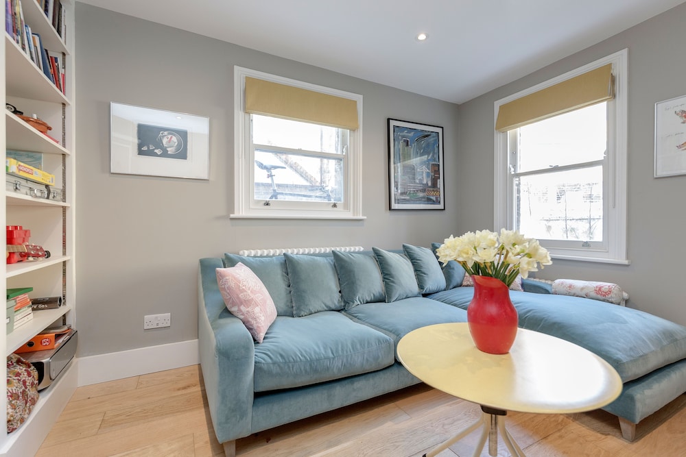 Vauxhall Oasis 3 Bed House by BaseToGo — 4-Star Luxury Hotel in London, United Kingdom