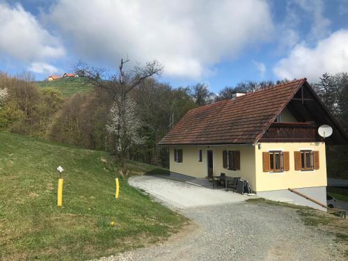 Ferienhaus Neuhold — hotel in Kitzeck Im Sausal