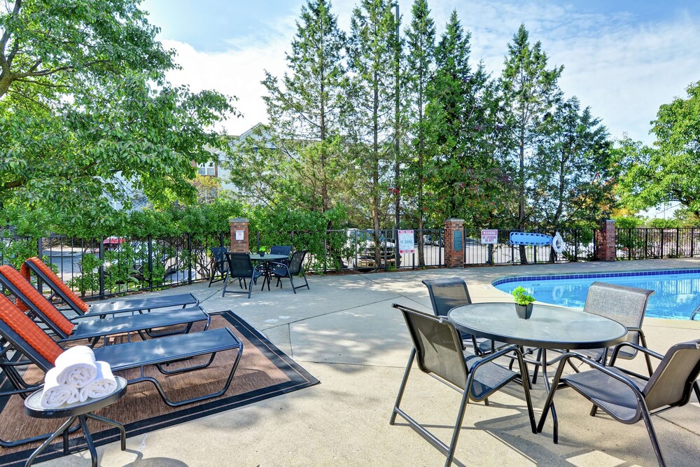 Staybridge Suites Columbus Worthington - photo 12