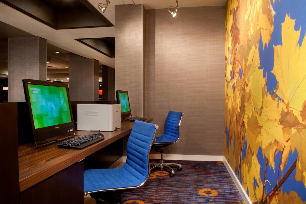 Courtyard by Marriott Bloomington - photo 33