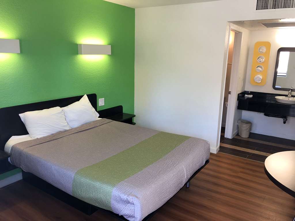 Motel 6 Barstow CA - photo 6