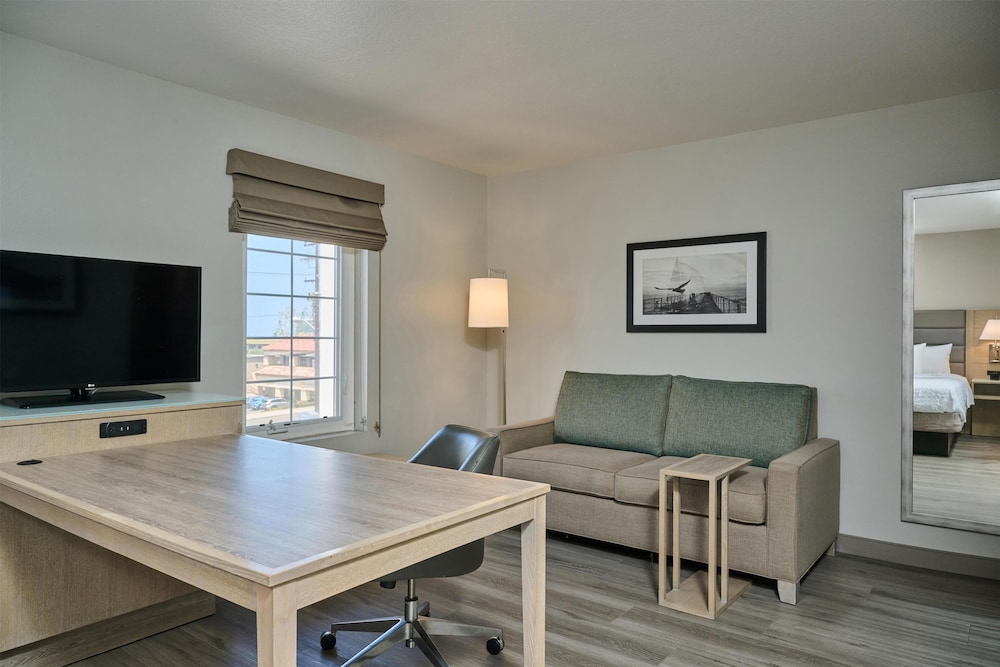 Hampton Inn & Suites Hermosa Beach - photo 19