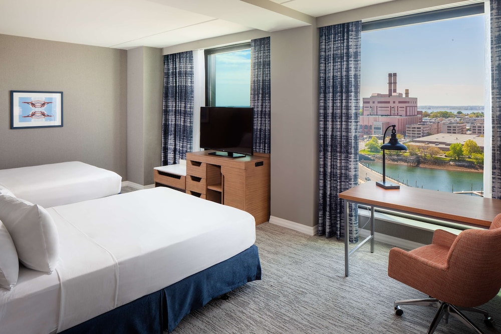 Hampton Inn Boston Seaport District - photo 9