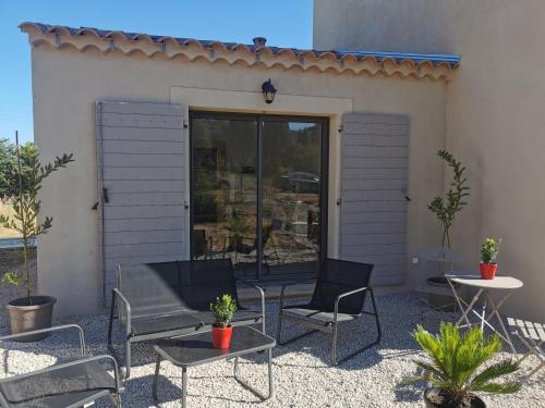 Logement Au Calme a Lourmarin — hotel in Lourmarin