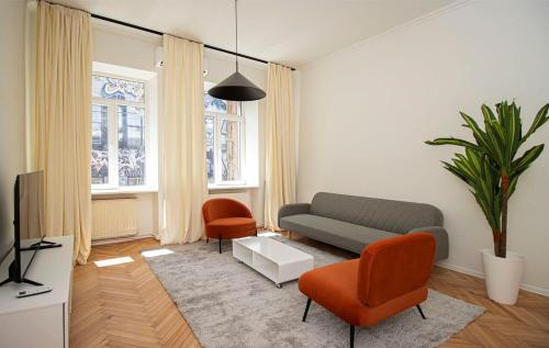 Chic 3BR Apt Near Fabrika By Wehost