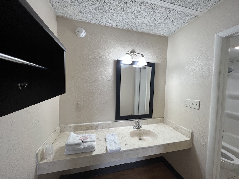 Knights Inn Ashland - photo 17