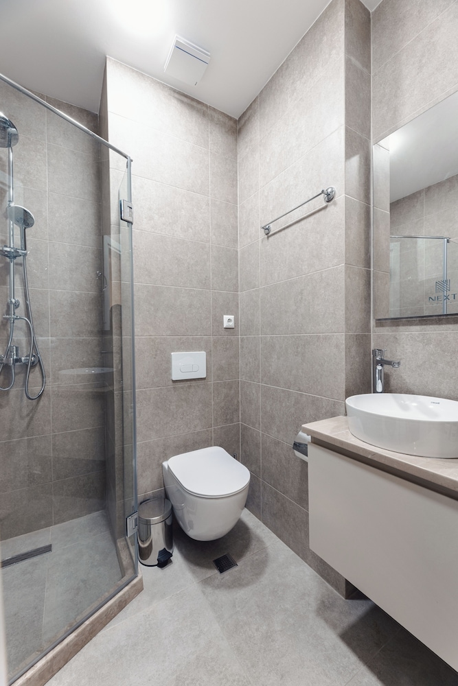 Bathroom shower