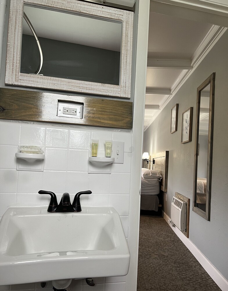BlueGem Motel - photo 57