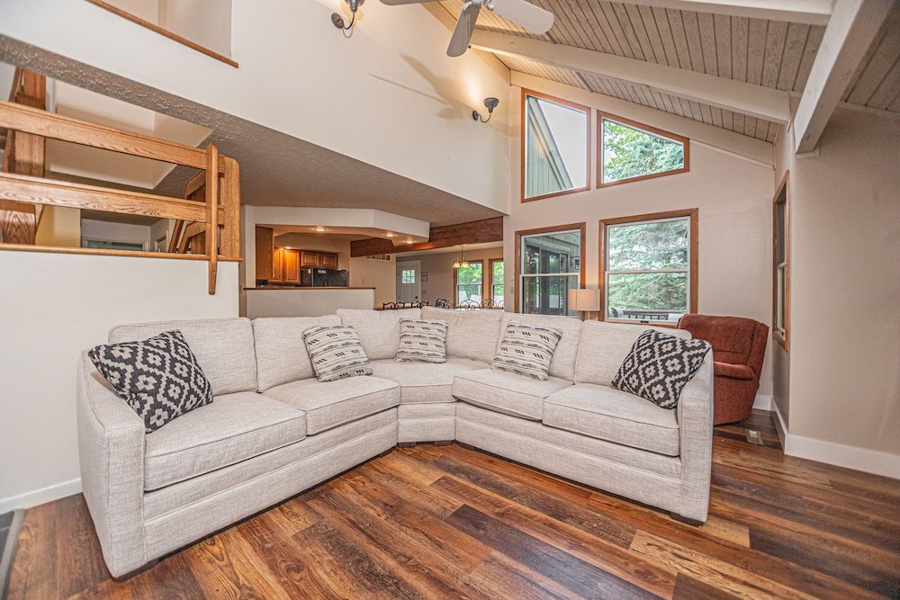 Simplicity - carbon neutral hotel in Mchenry