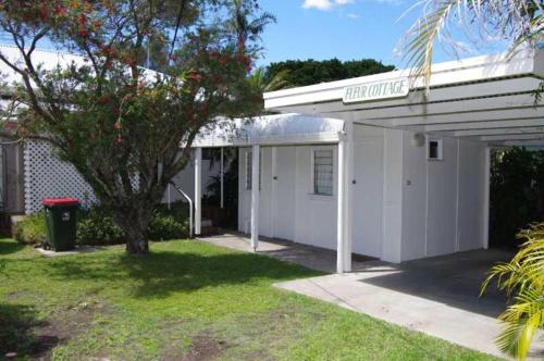 Fleur Cottage 7 Willow Street — 4-Star Luxury Hotel in Crescent Head, Australia