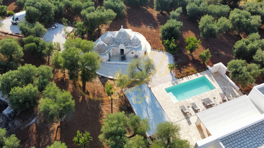 TD Villa e Trulli il Bergamotto wPool MedC... — 4-Star Luxury Hotel in Ostuni, Italy