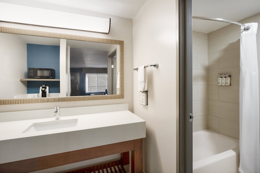 Holiday Inn Express Simi Valley by IHG - photo 19