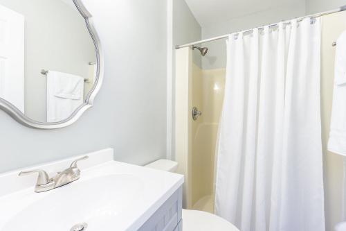Nanas Nest by Oak Island Accommodations - photo 7