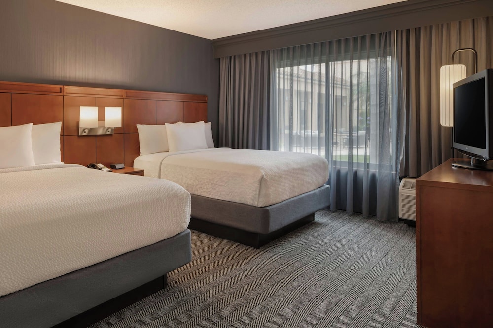 Courtyard by Marriott Anaheim Buena Park - photo 6