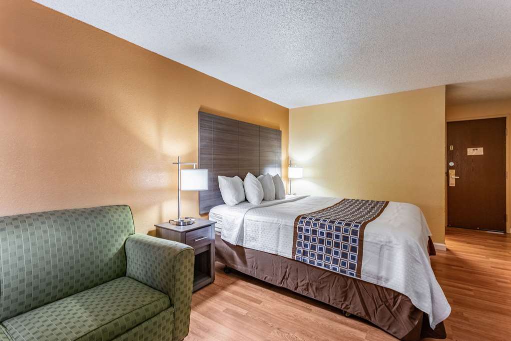 Rodeway Inn Farmington - photo 21