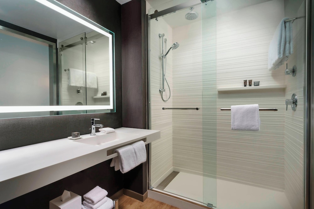 AC Hotel by Marriott Chapel Hill Downtown - photo 15