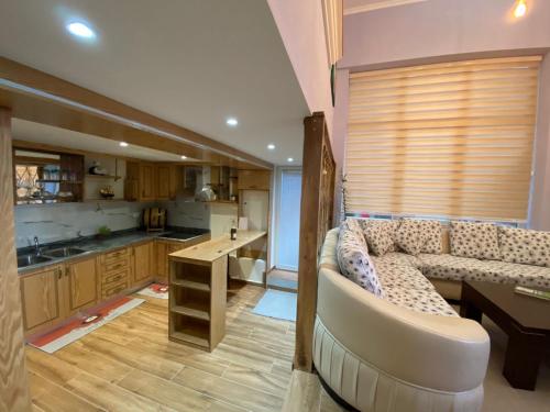 Lakeview B & B Pogradec — 4-Star Luxury Hotel in Pogradec, Albania