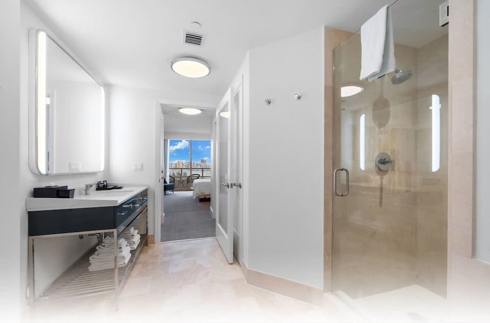 Fontainebleau Miami Beach Private Luxury Suites - photo 327