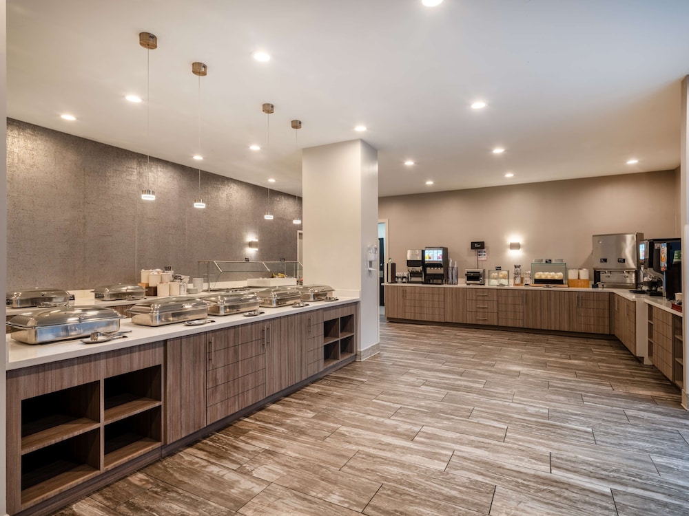 Embassy Suites by Hilton Baltimore Hunt Valley - photo 33