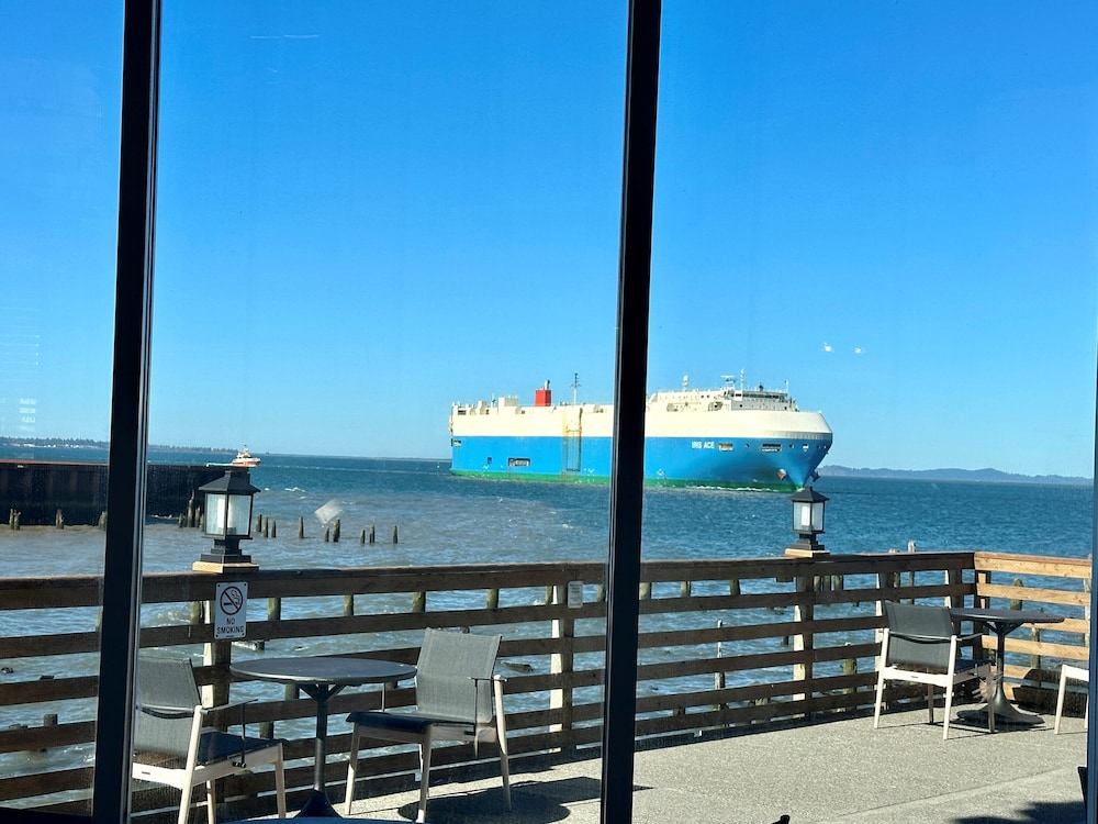 Cannery Pier Hotel & Spa - photo 6