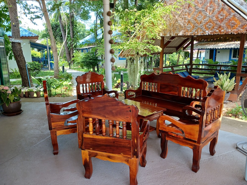 Baan Long Beach — Ko Lanta — photo 3