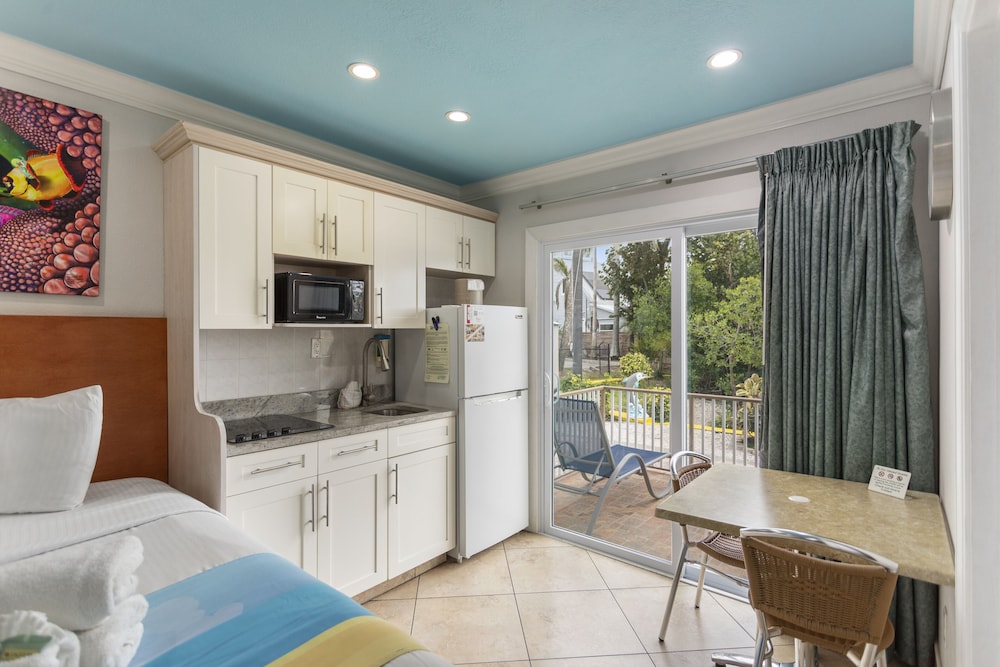 Bayview Plaza Waterfront Resort - photo 25