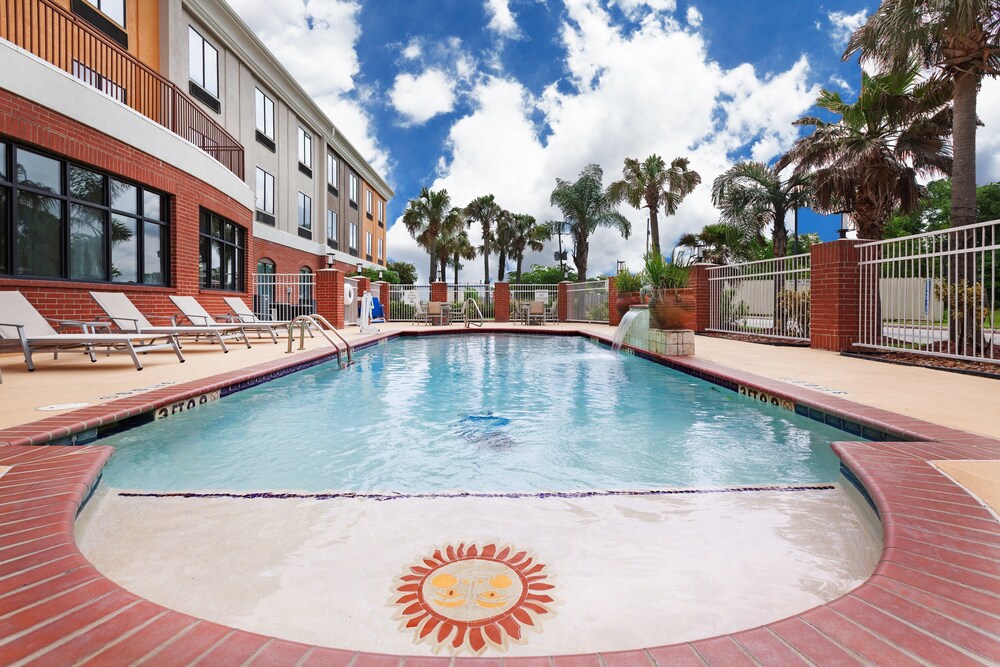 Holiday Inn Express Hotel & Suites Orange by IHG - photo 17