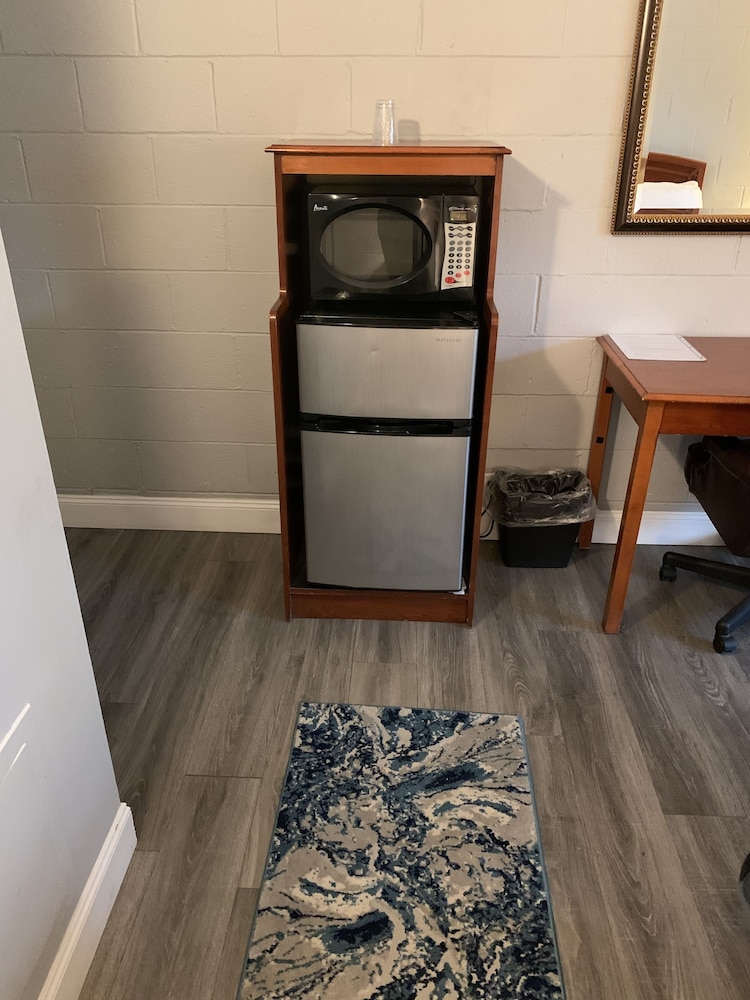 Hill Top Motel - photo 14