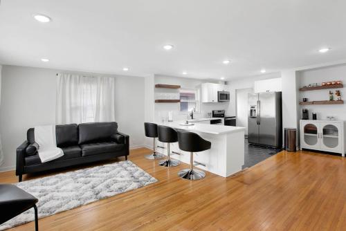 Chic Escape Near Mall Of America — Minneapolis
